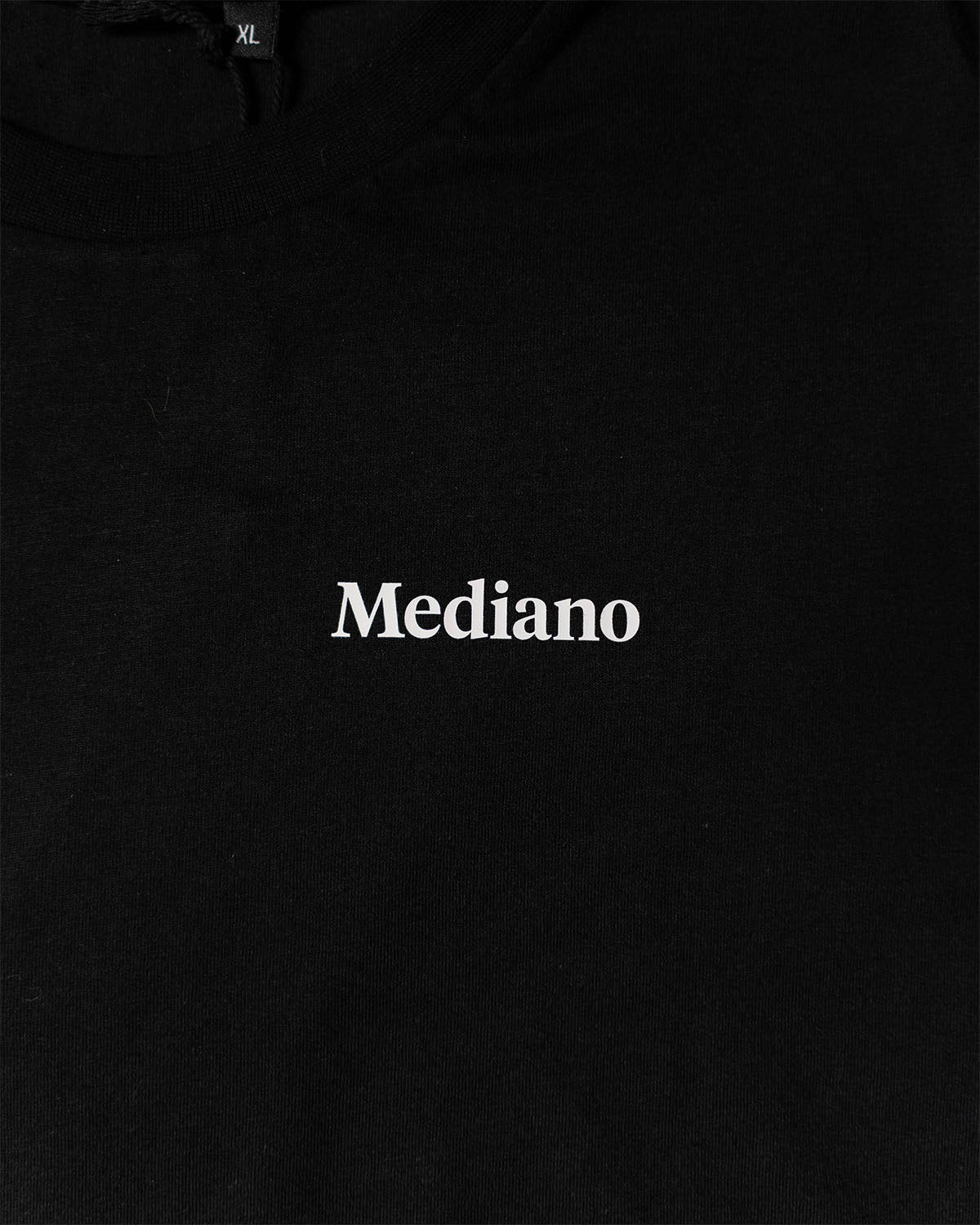 Mediano T-Shirt — Sort